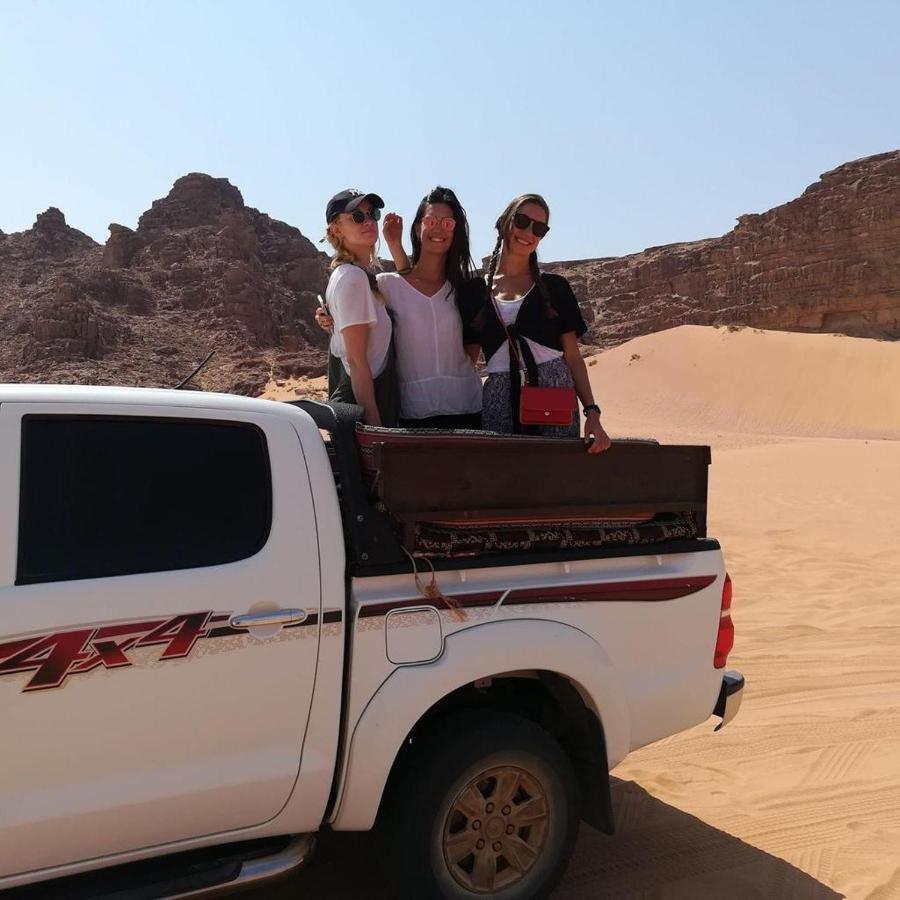 Maraheb Luxury Camp Hotel Wadi Rum Bagian luar foto