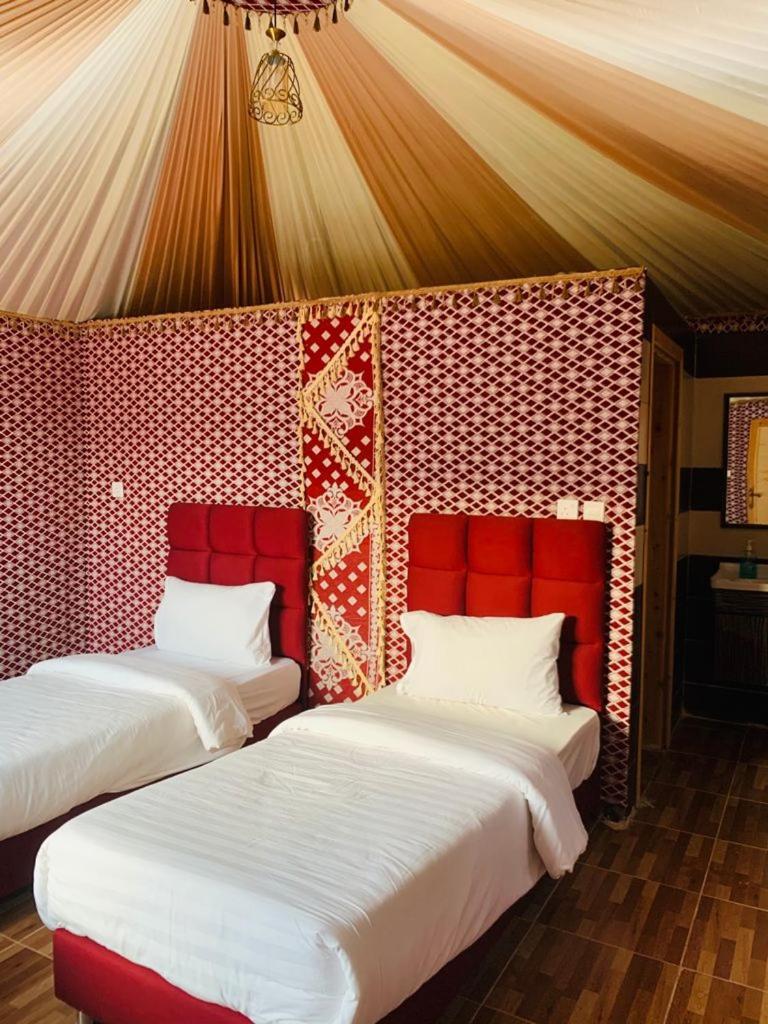 Maraheb Luxury Camp Hotel Wadi Rum Bagian luar foto