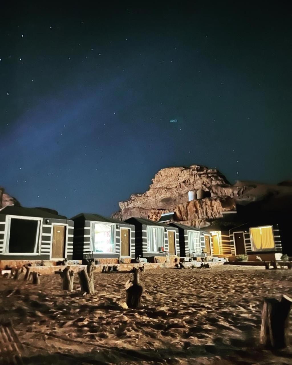 Maraheb Luxury Camp Hotel Wadi Rum Bagian luar foto