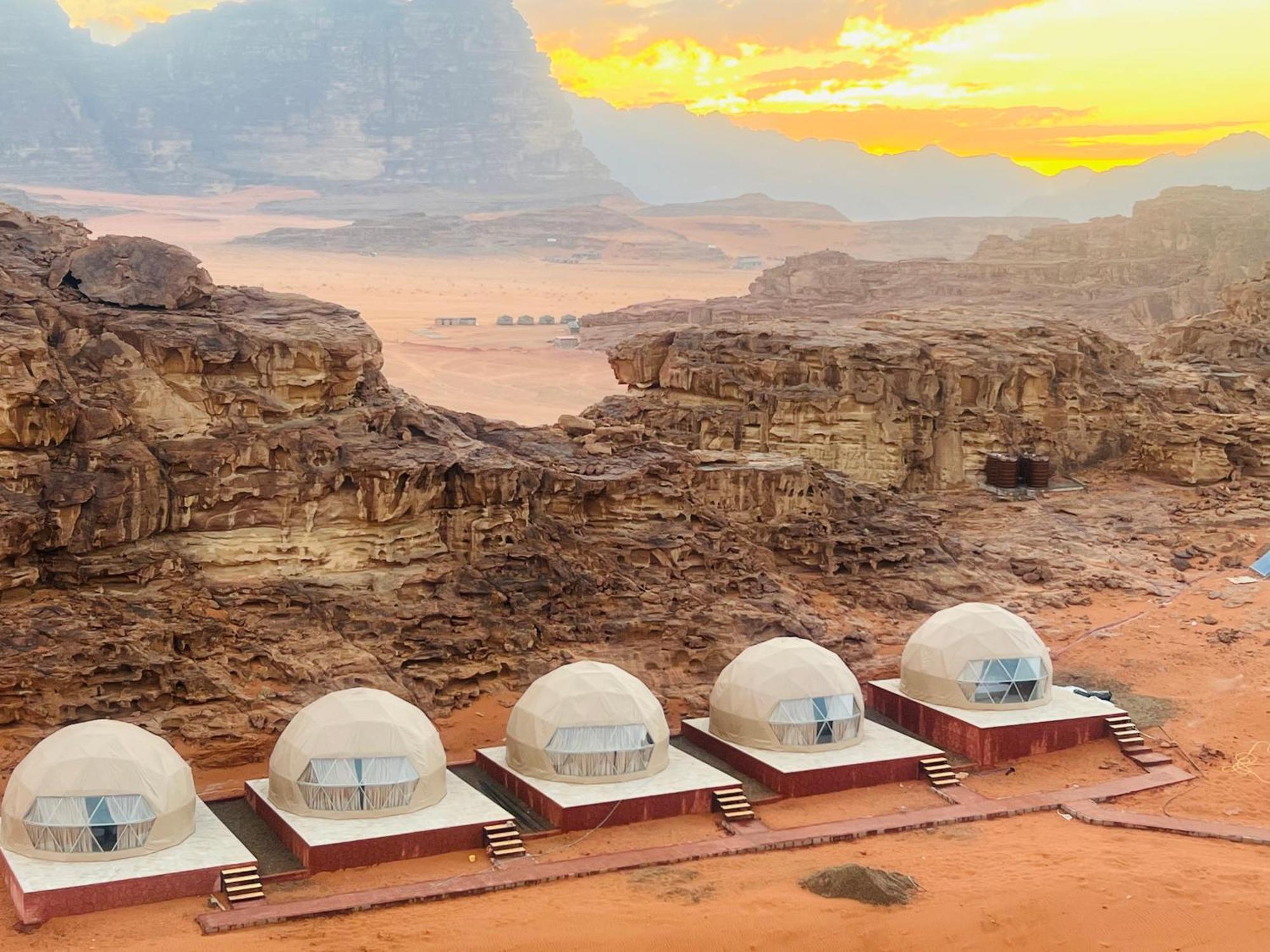 Maraheb Luxury Camp Hotel Wadi Rum Bagian luar foto
