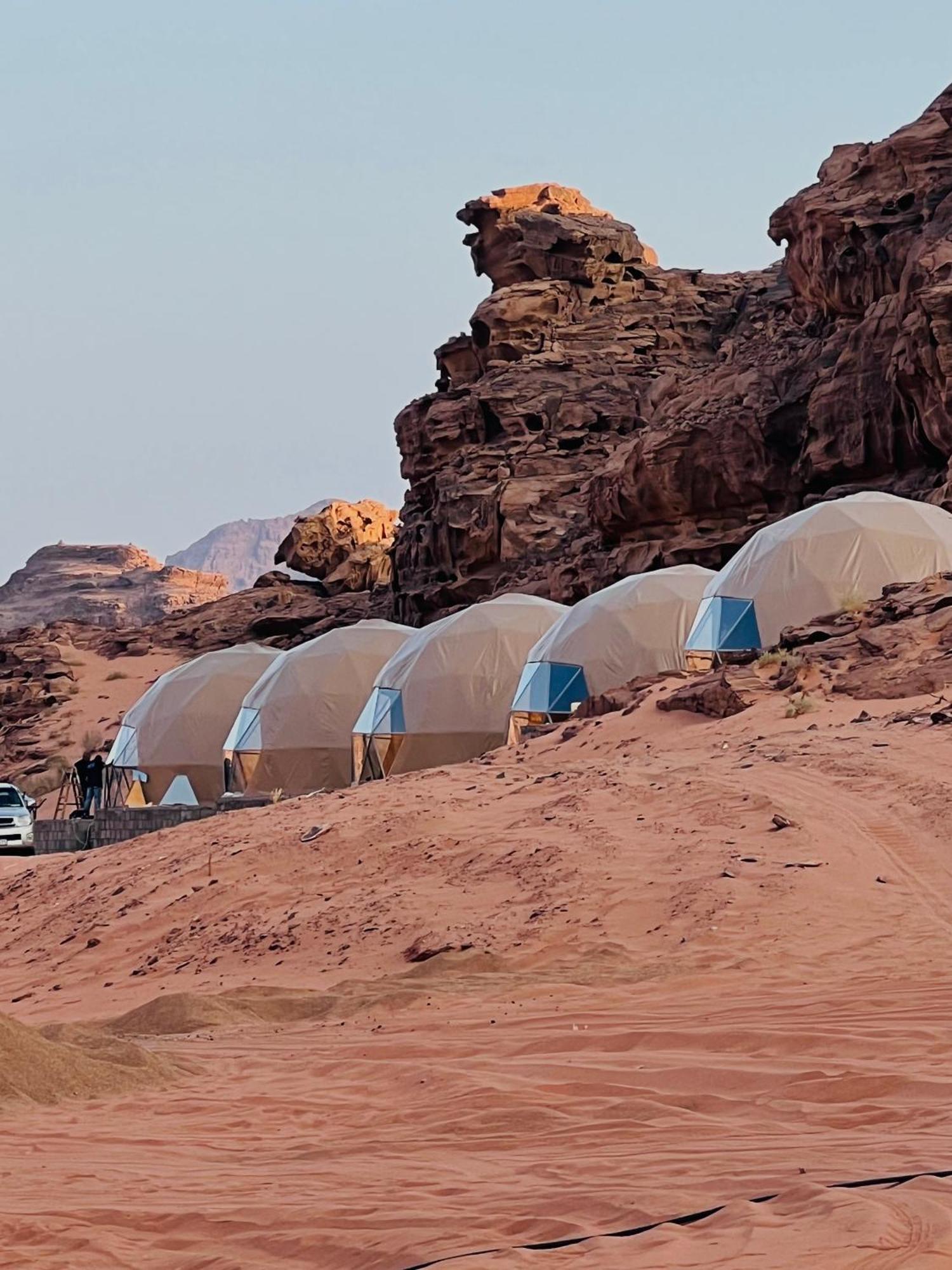 Maraheb Luxury Camp Hotel Wadi Rum Bagian luar foto