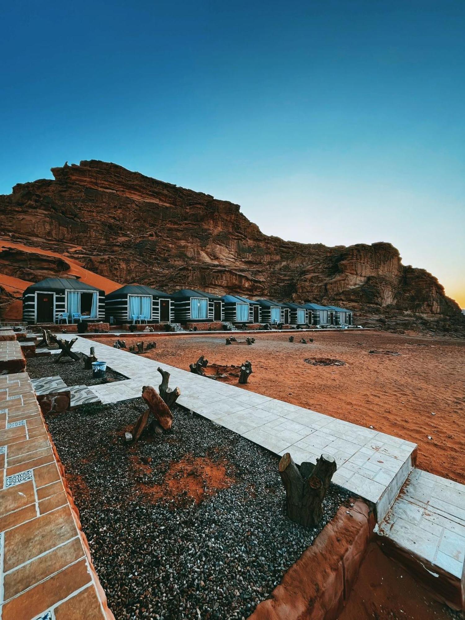 Maraheb Luxury Camp Hotel Wadi Rum Bagian luar foto