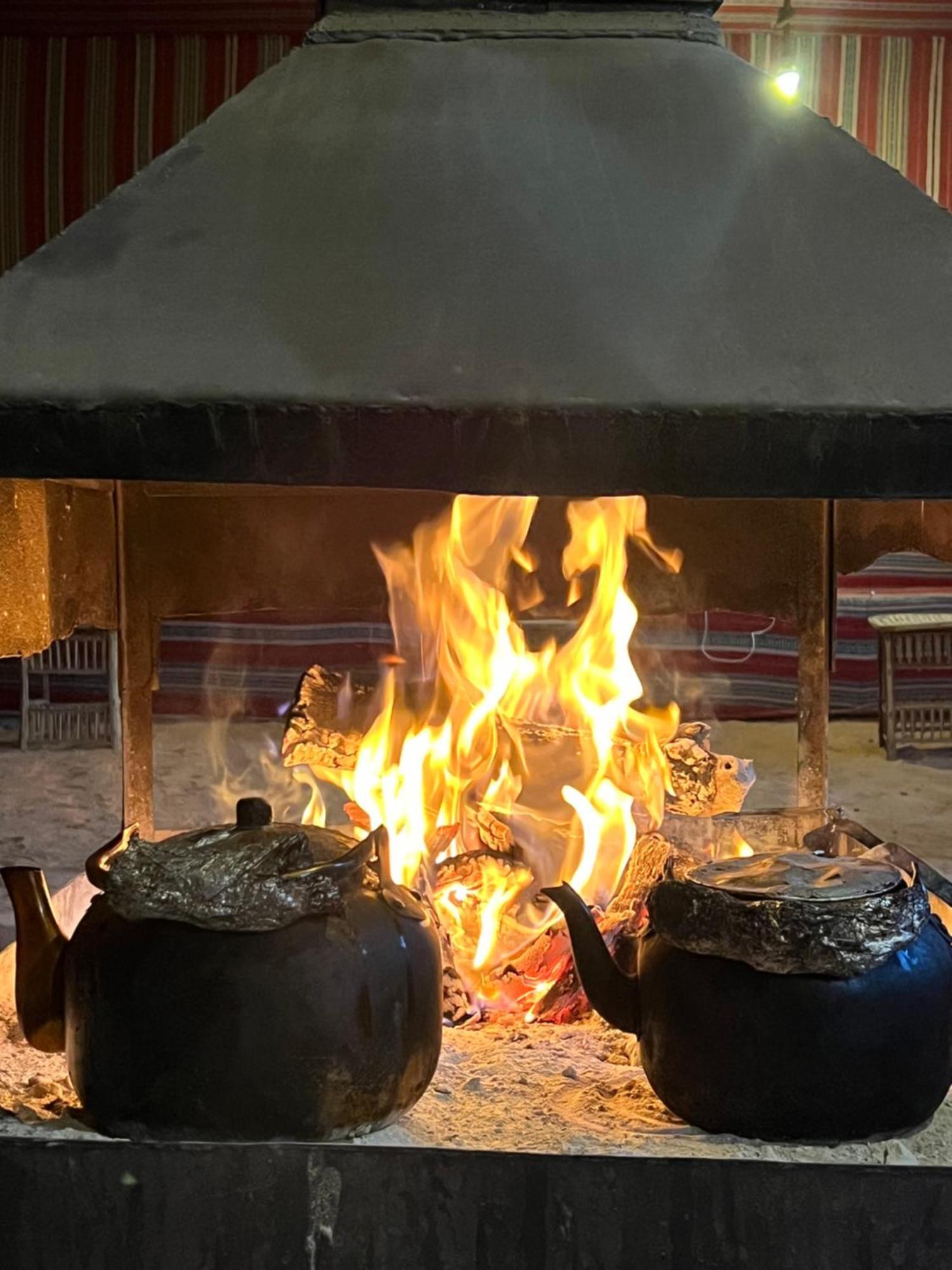 Maraheb Luxury Camp Hotel Wadi Rum Bagian luar foto