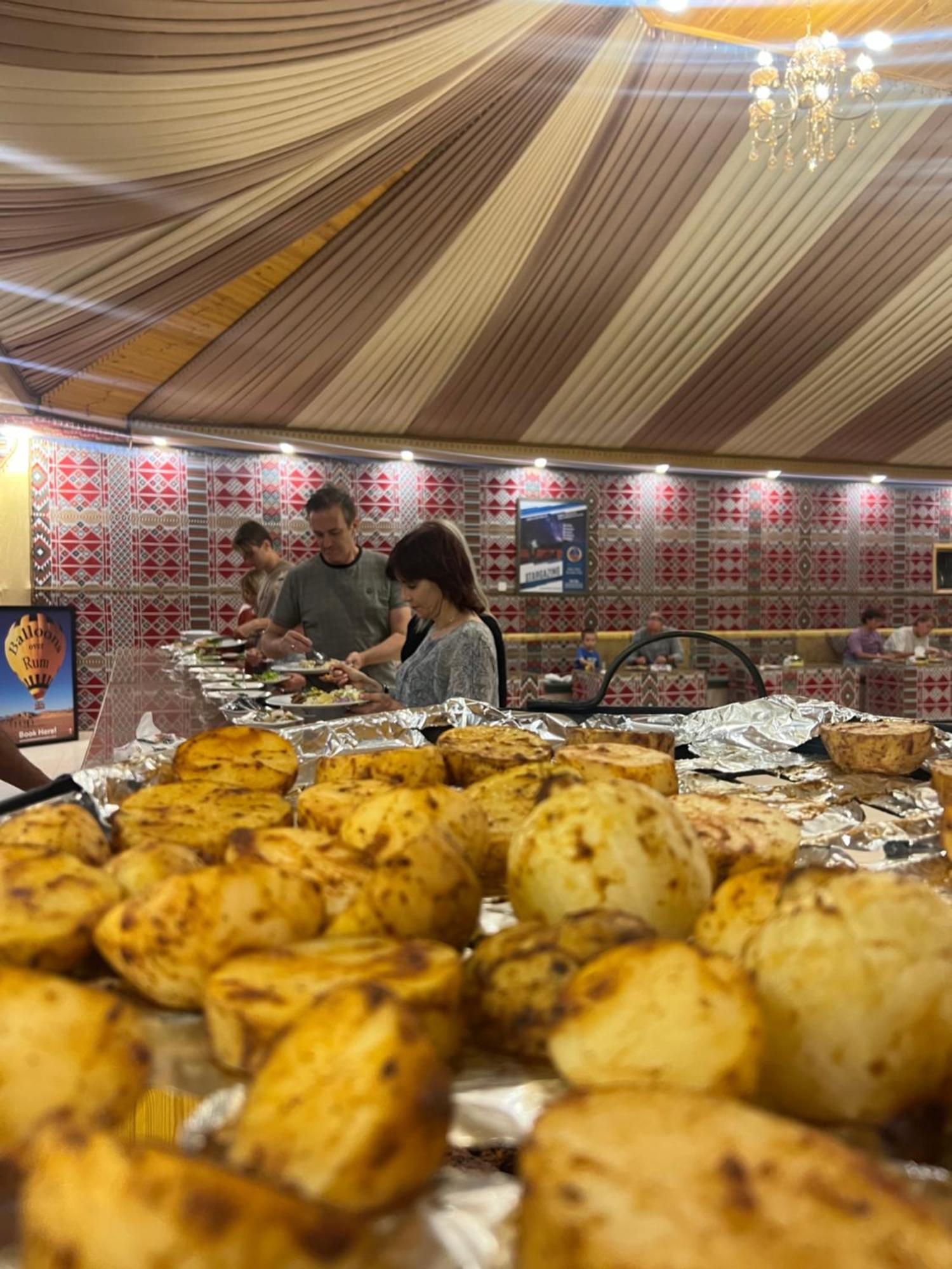 Maraheb Luxury Camp Hotel Wadi Rum Bagian luar foto